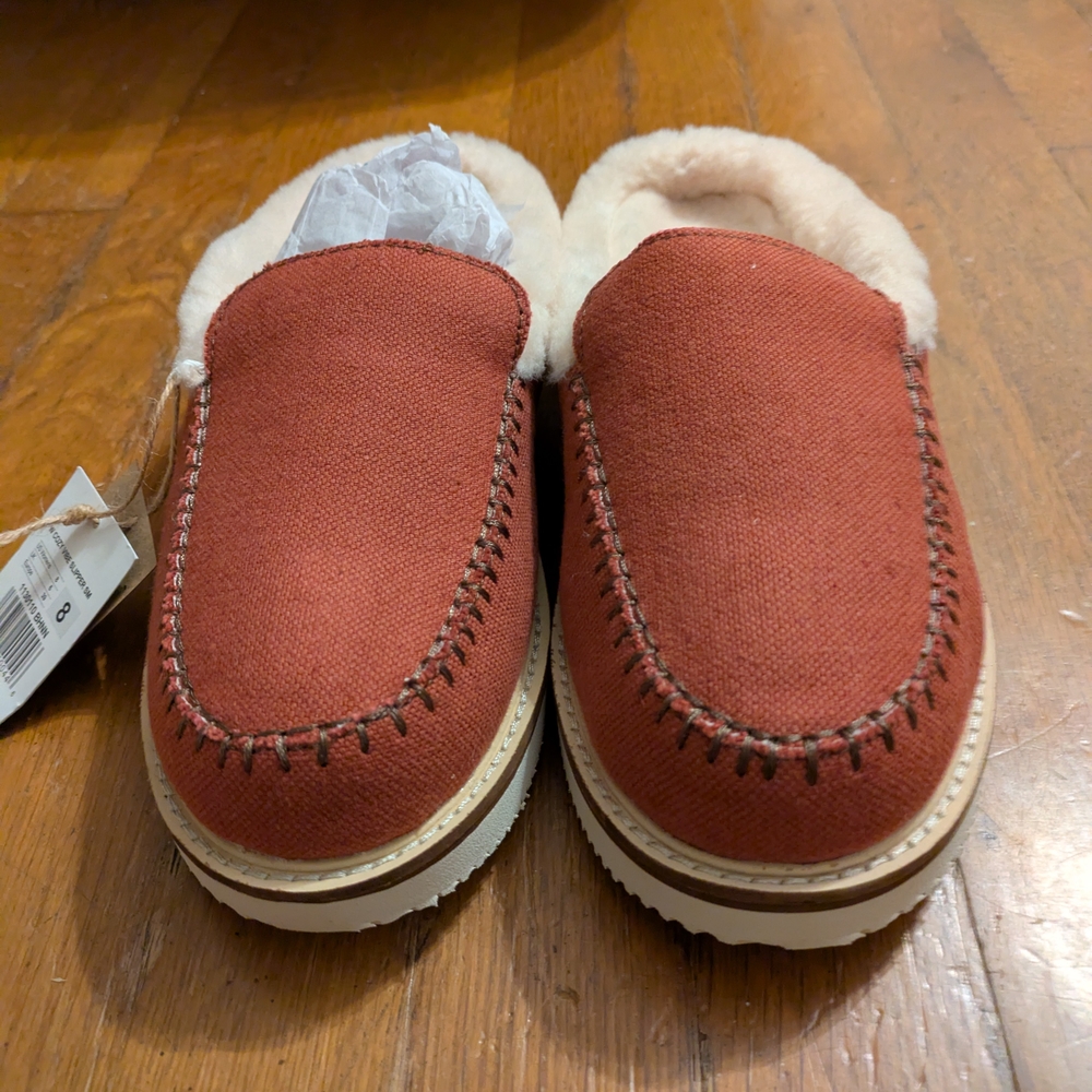 Sanuk Women's Slippers in Red and Cream